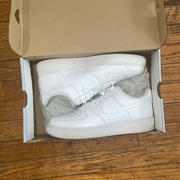 Nike Air Forces - Picture 5 of 5